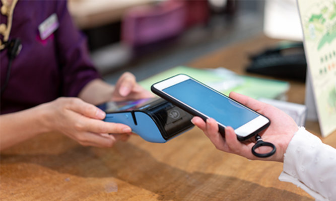processing a contactless payment with a smart phone and smart terminal